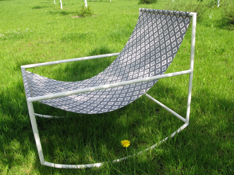 Крісло-шезлонг CRUZO метал білий або жовтий / блакитний kr0001