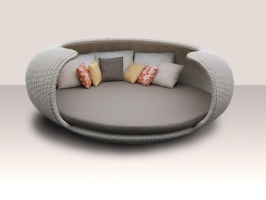 Садовий диван Нест Ай зі штучного ротангу білого кольору CRUZO ei0408